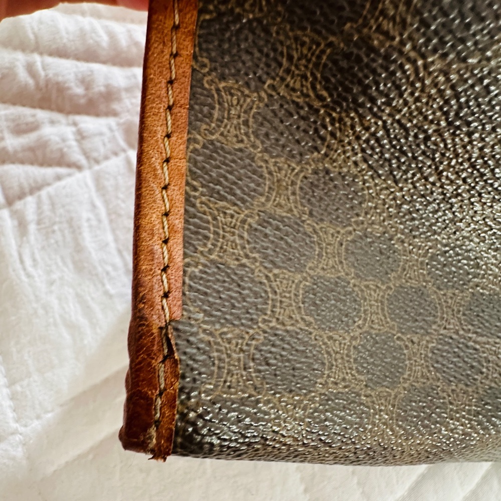 CELINE TRIOMPHE VINTAGE CANVAS & LEATHER CLUTCH BAG - Picture 9 of 9